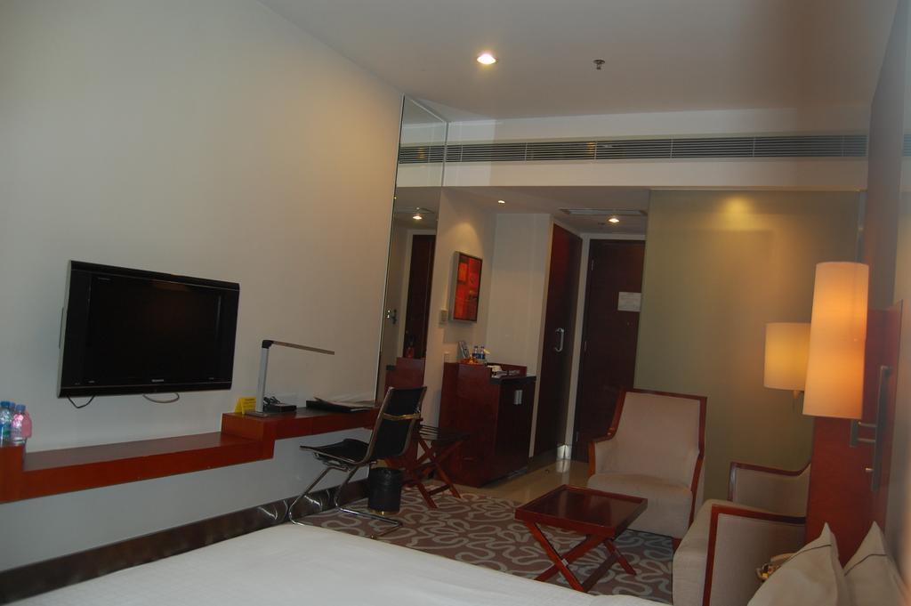 Shenzhen Caa Holy Sun Hotel, Luohu Railway Station 외부 사진